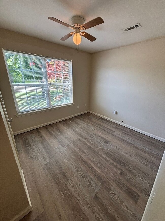Building Photo - 3-Bedroom, 2-Bathroom Single Family Home i...