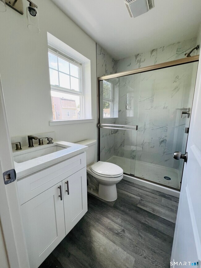 Building Photo - 27 Pearl St