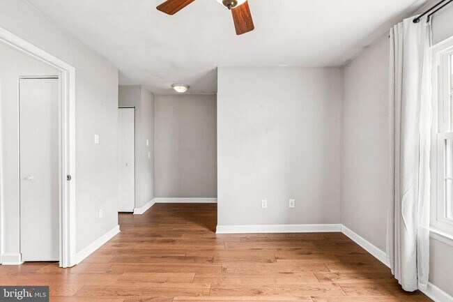 Building Photo - 3820 Rolling Way