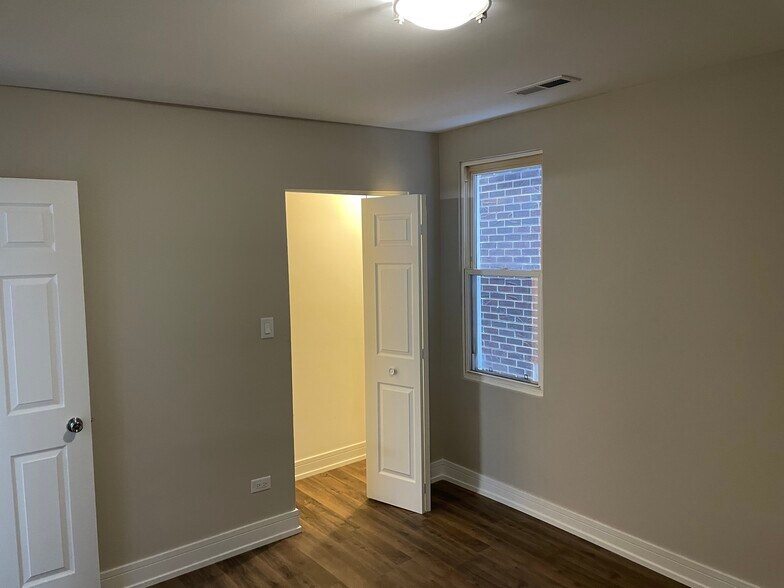 Building Photo - 4407 S Wallace St