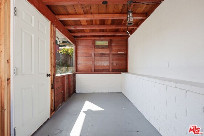 Building Photo - 9741 Alcott St