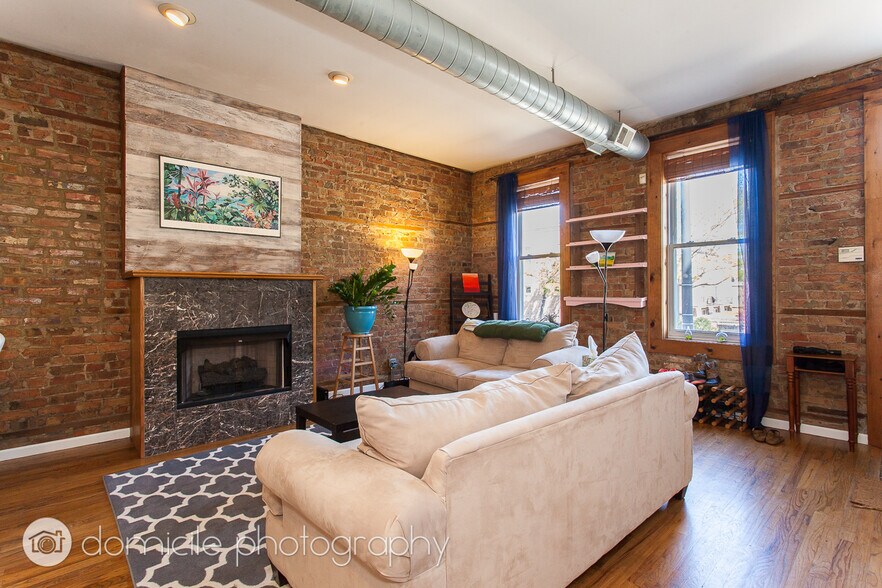 Primary Photo - 1817 W Armitage Ave
