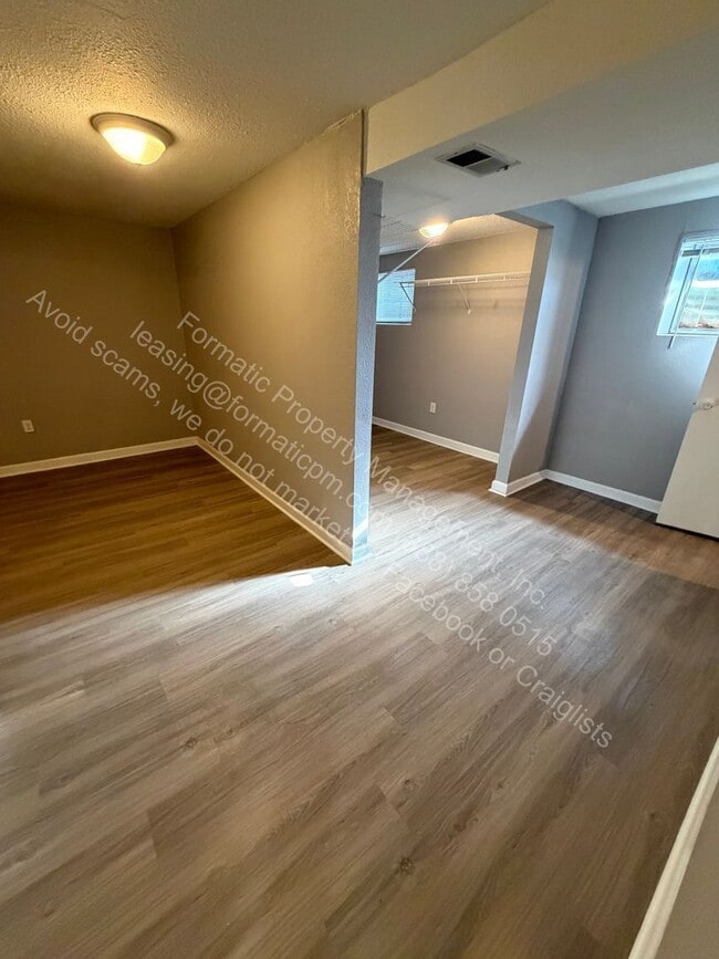 Building Photo - 17998 E Bellewood Dr