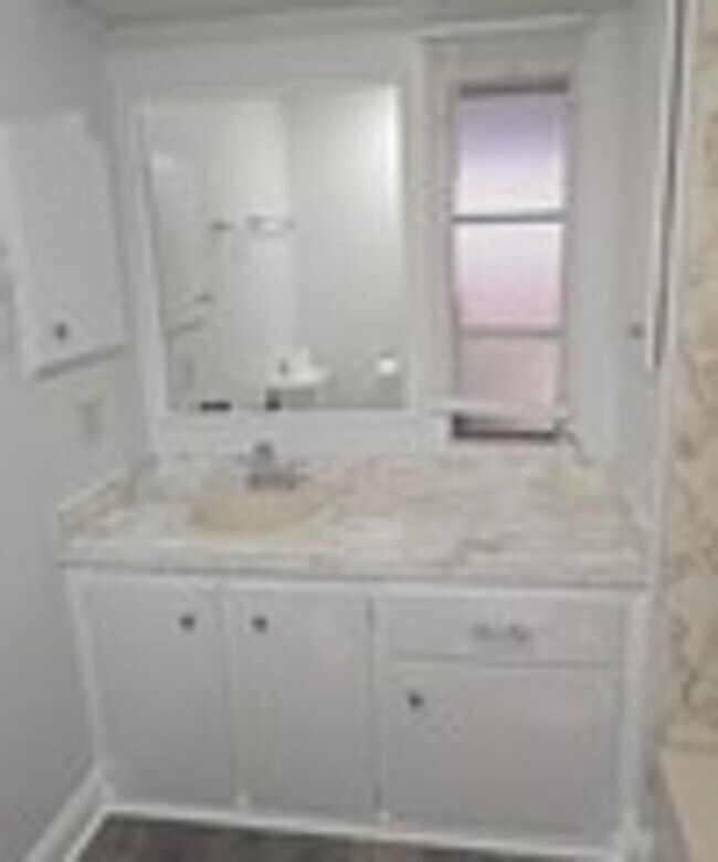 Building Photo - 612 Pine Grove Ct