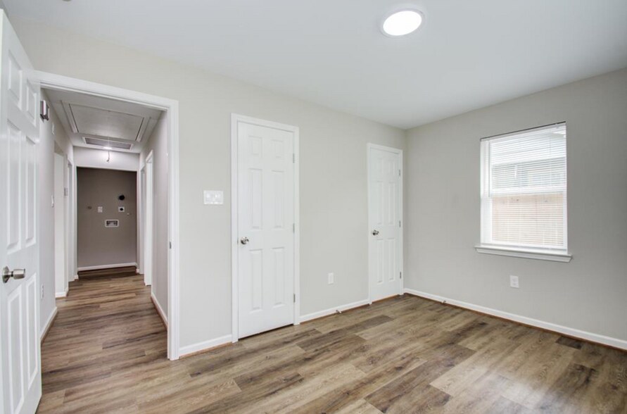 Building Photo - 4008 Vaughn Street