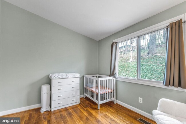 Building Photo - 4415 Elmwood Dr