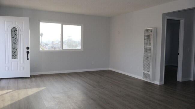 Building Photo - 2 Bed 1 Bath Apartment For Rent in San Ysidro