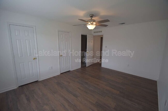 Building Photo - 5123 Spanish Oaks Dr
