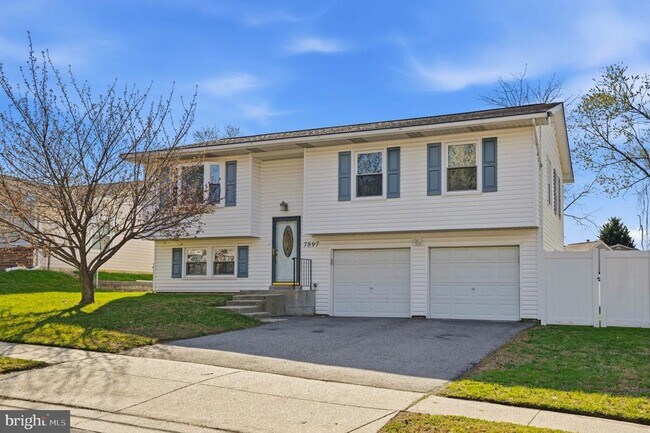 Building Photo - 7897 Pavilion Dr