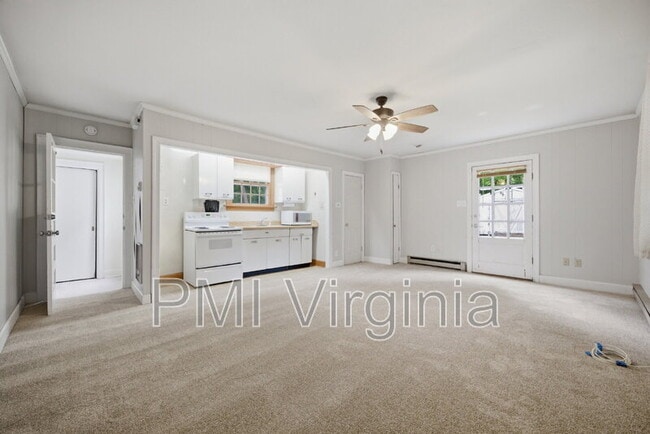 Building Photo - 400 Kemp Ln