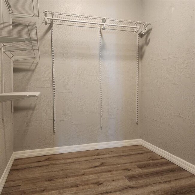 Building Photo - 876 116th Ave N