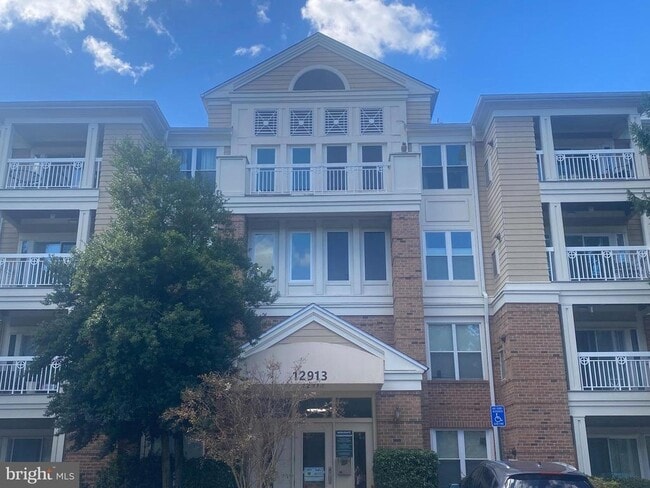 Building Photo - 12913 Alton Square