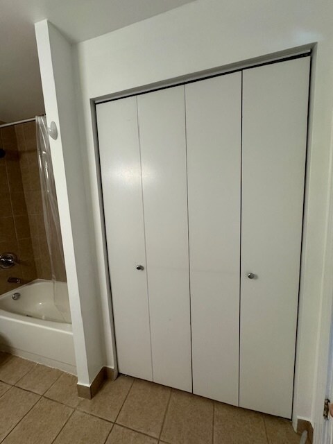 Building Photo - 30 E Huron St