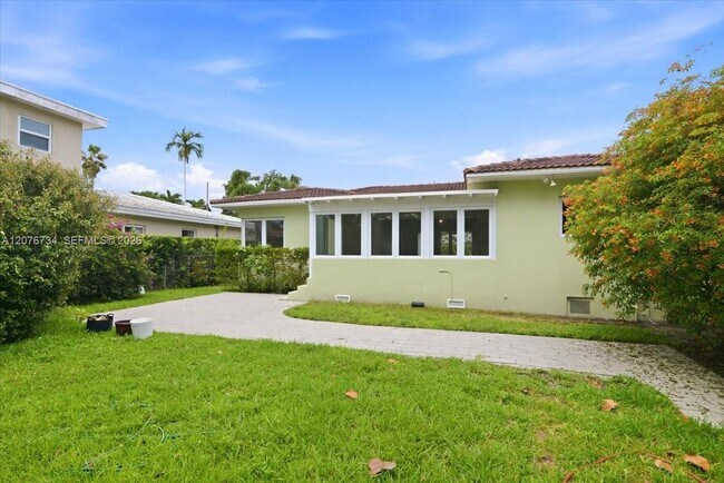 Building Photo - 8975 Froude Ave