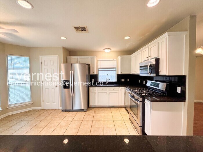 Building Photo - 2315 Chestnut Path