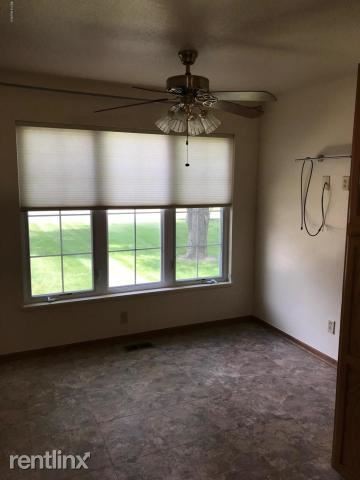 Building Photo - 3 br, 3 bath Duplex - 6065 Fairgrove St
