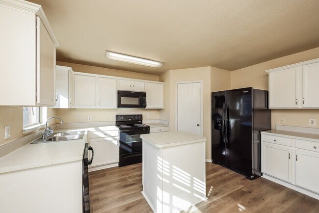 Building Photo - 2304 Eagle Mountain Dr