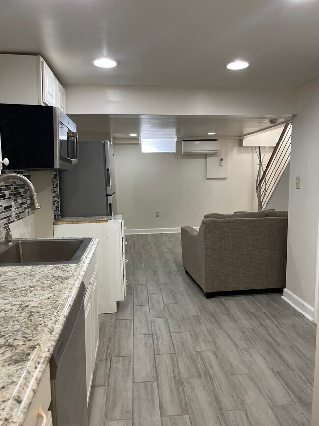 Building Photo - 5446 C St SE