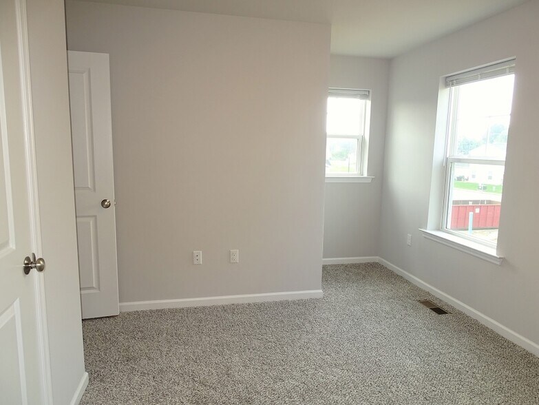 Building Photo - 26 Cobblestone Ct