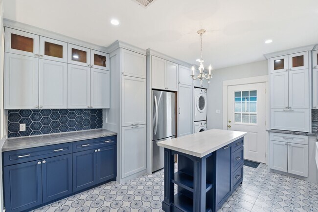 Building Photo - 2415 38th St