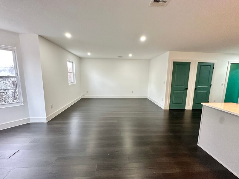 Building Photo - 101 4th Ave