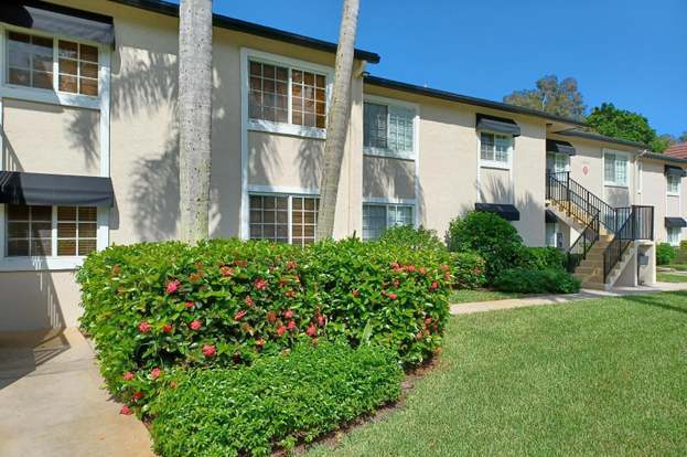 Building Photo - 4000 Crystal Lake Dr