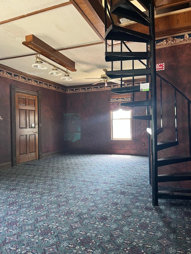 Building Photo - Rare once in a lifetime opportunity, Victo...