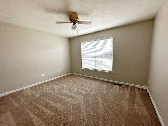 Building Photo - 6 Savannah Hill Dr