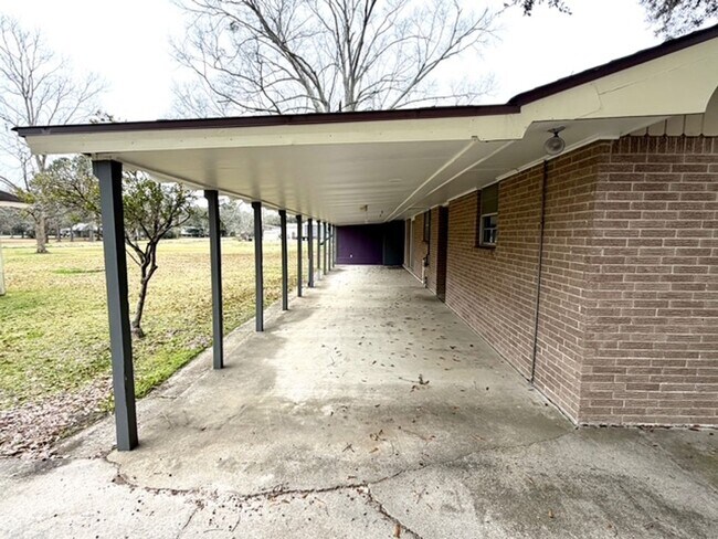 Building Photo - 43063 Black Bayou Rd