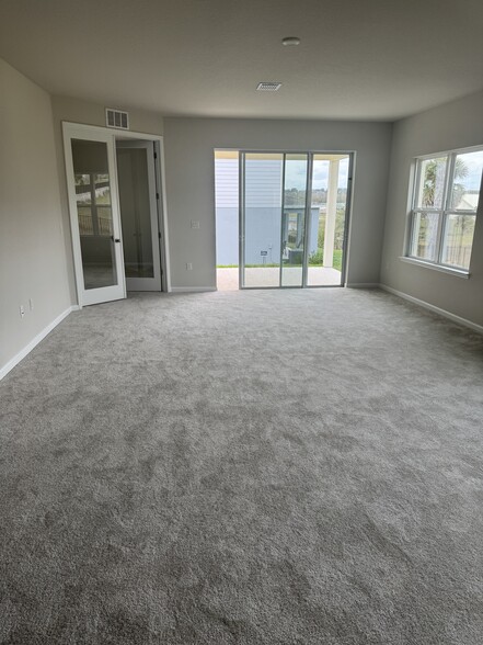 Living room - 2174 Aibonito Cir