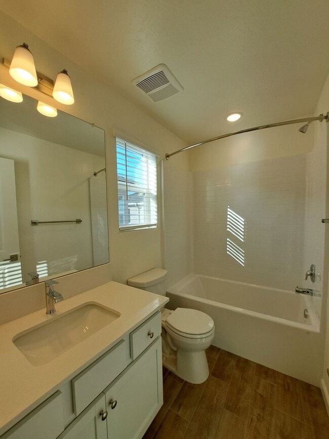 Building Photo - Beautiful 3-Bedroom Home in Gated Clovis Community!