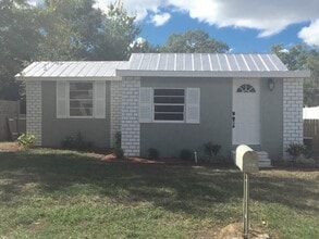 Building Photo - MOVE IN SPECIAL- Cozy Remodeled  1 Bed/1 Bath Home in Saint Cloud