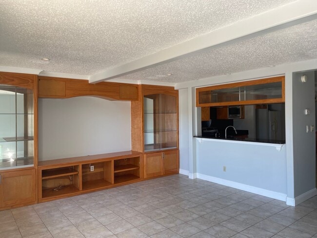 Building Photo - KEMPSVILLE LAKEFRONT TOWNHOUSE FOR RENT!