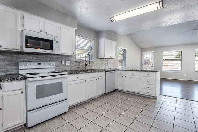 Building Photo - 16210 Cypress Point Dr