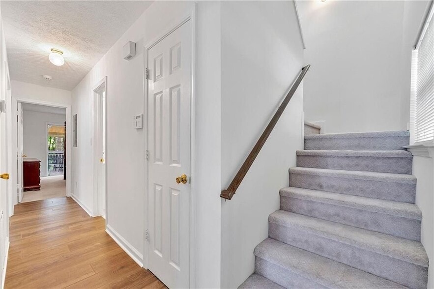 Building Photo - 3040 Majestic Park Ct