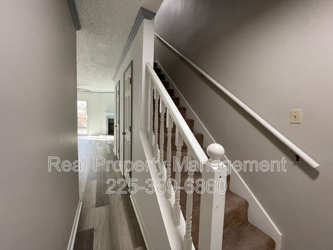 Building Photo - 914 W Tony St