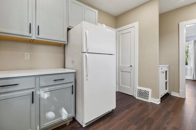 Building Photo - 1509 Kenosha SFH