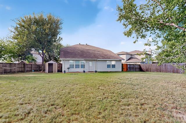 Building Photo - 2800 Briargrove Ln