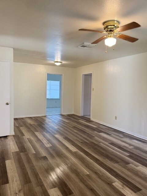 Building Photo - 5606 Thrush Dr