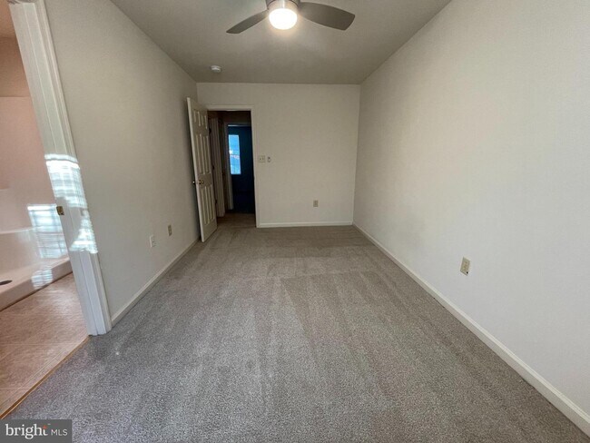 Building Photo - 60 Belladonna Ln