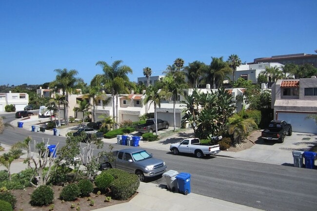 Building Photo - 847 Mola Vista Way