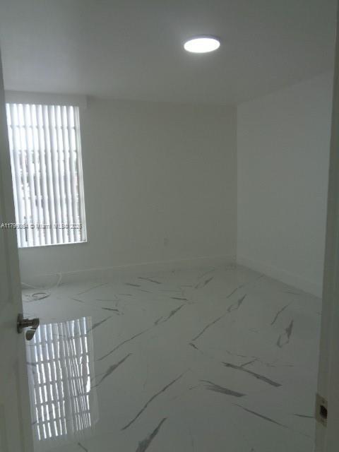 Building Photo - 8820 Fontainebleau Blvd
