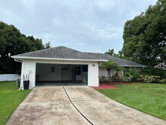 Building Photo - Water view - Pool home