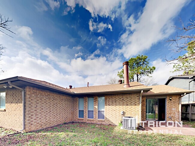 Building Photo - 7415 Cortes Dr
