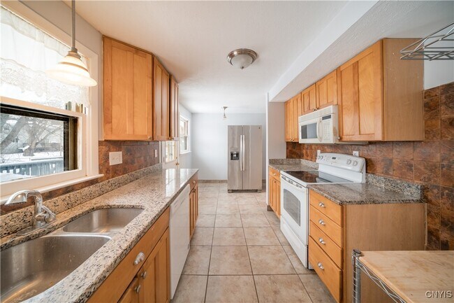 Building Photo - 4618 Brickyard Falls Rd