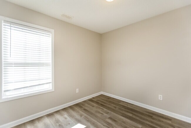 Building Photo - 253 Bainbridge Cir