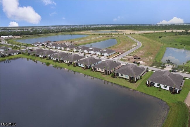 Building Photo - 44442 Palm Frond Dr