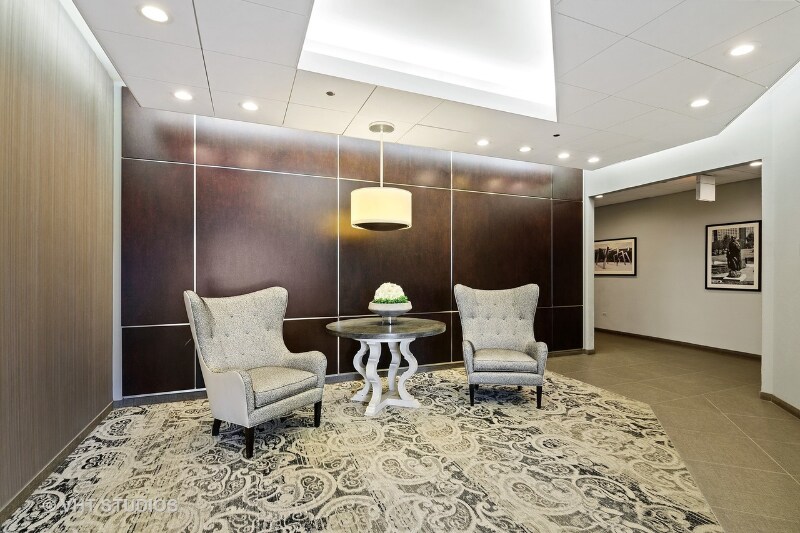 Building Photo - 720 W Randolph St