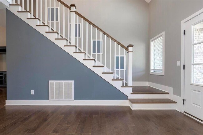 Building Photo - 413 Adalynn Cir