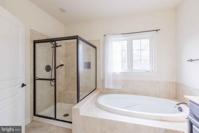 Building Photo - 9733 Braidwood Ter